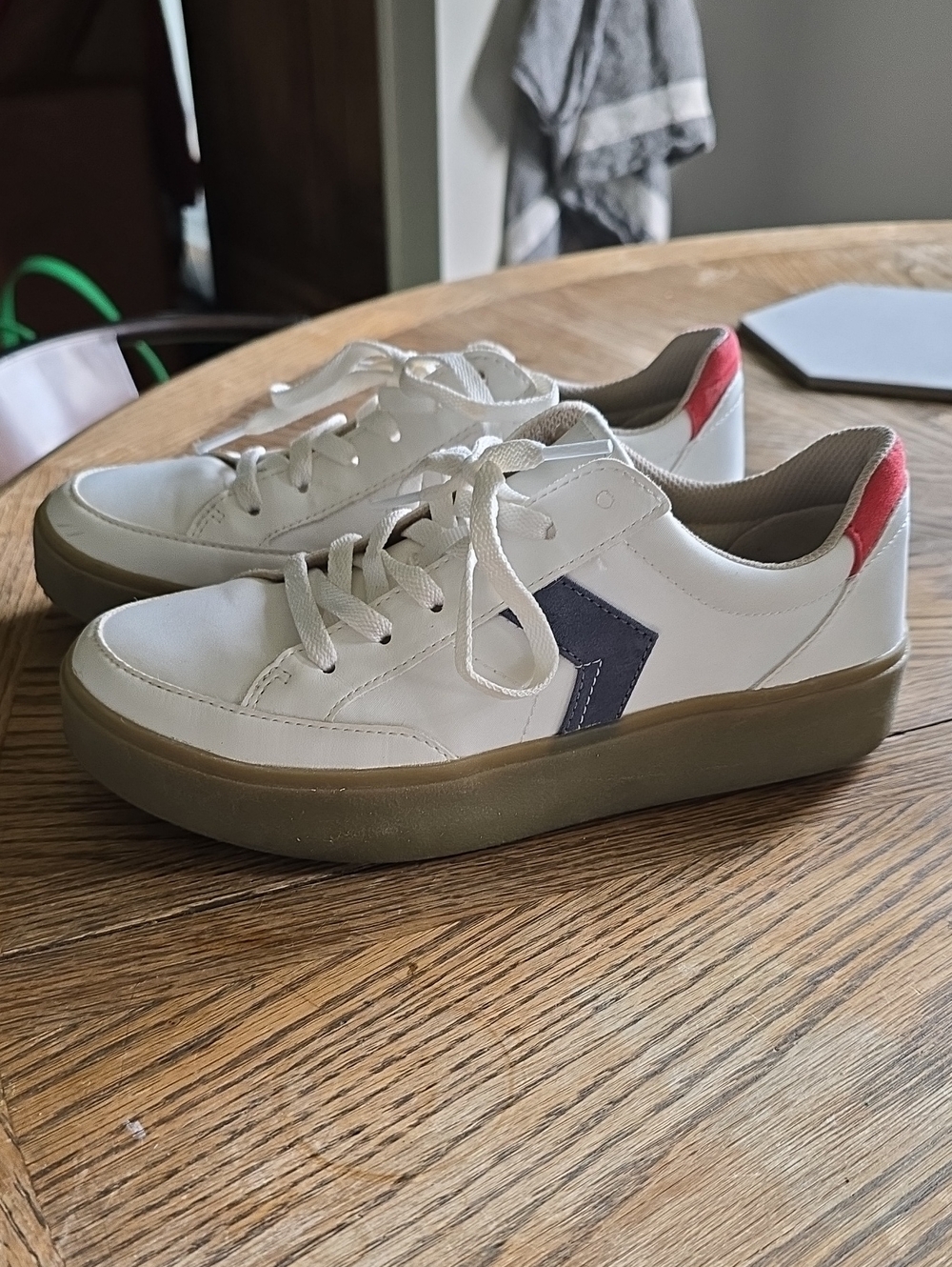 Dr. Scholl's White Madison Lace Sneakers with Navy Accent and Red Heel, GUC, Sz8